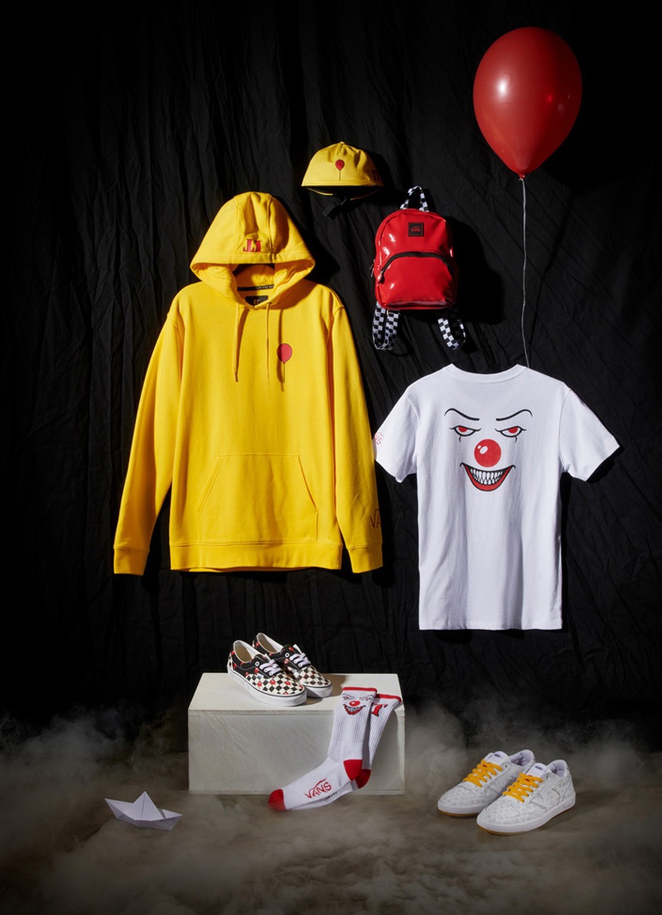  Az Az című horror elég látványos minikollekciót alkot a Vans Halloween kollekcióján belül is