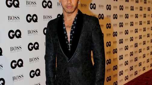 A hét legstílusosabb pasija: Lewis Hamilton