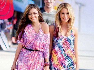 Sorozatsztárok pózolnak bikiniben