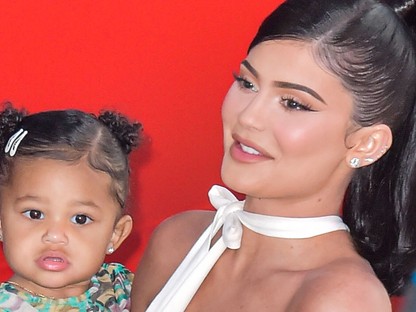 Hamarosan érkezik a Kylie Cosmetics x Stormi sminkkollekció!