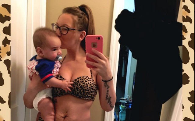 terhesség, várandós, anyuka, kismama, babaúszás, test, test kritizálsa, bikini, fürdőruha