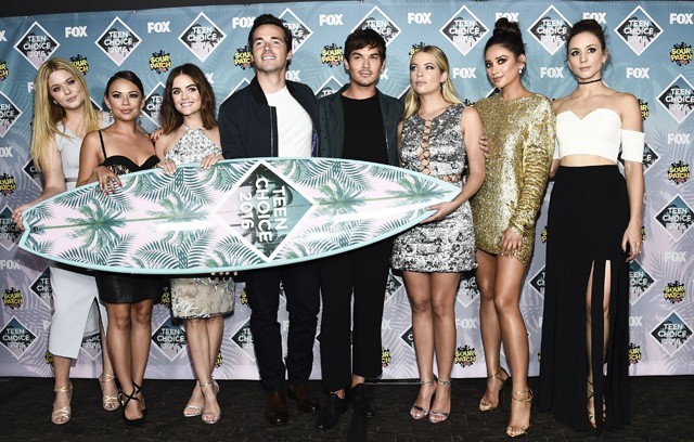 pretty little liars, ashley benson, shay mitchell, lucy hale, troian bellisario, hazug csajok társasága, teen choice awards