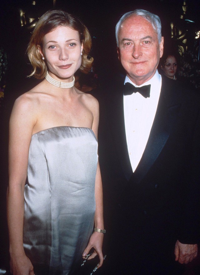 Amikor 1994-ben Gwyneth Paltrow először érkezett az Oscar vörös szőnyegére, akkor még előtte voltak az igazán nagy szerepek, és Brad Pitt is