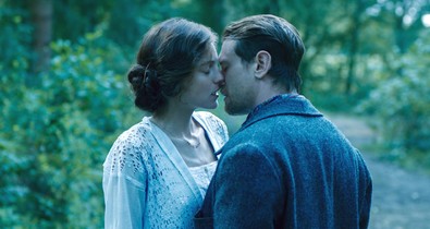 Megérkezett az év legjobb erotikus filmje - A Lady Chatterley szeretője a kedvenced lesz, ha már nagyon unod a gagyit