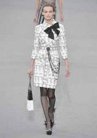 Chanel: klasszikus tweed-kosztüm