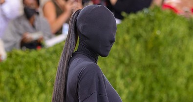 Kim Kardashian a 2021-es Met gálás szettjével minden vörös szőnyeges szabályt felülírt