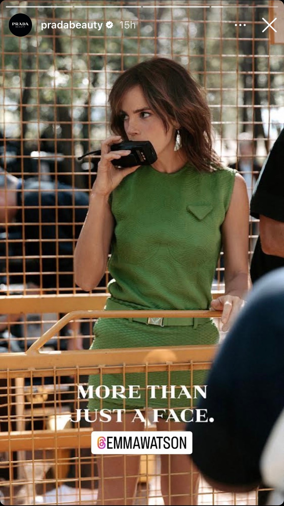 Emma Watson haja pont olyan rövid a Prada új kampányában, mint 2010-ben 