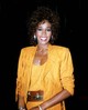 Halak - Whitney Houston - Whitney Houston karizmája és titokzatos vonzereje mögött egyértelműen ott rejlik a Halak aszcendens érzékeny, intuitív világa. A nyolcvanas évek dús, volumenes frizurái nála nem csupán a korszak divatját követték – a puha hullámok és a romantikusan omló tincsek a Halakra jellemző meseszerű aurát erősítették fel. A vízjegyekhez illő textúrák, mint a laza, természetes esésű loknik vagy a frizurák tökéletesen kihangsúlyozzák a jegy finom, mégis mélyen ható kisugárzását, mintha csak most ébredtek volna egy varázslatos álomból. Hajvágásban a lágy vonalú bob, vagy a hosszú, rétegzett haj, ami akár egy vízesés, mind-mind ideális választás lehet: nem tolakodó, hanem suttogva hívogató. És bár Whitney hangját kevesen tudják utánozni, egy jól eltalált frizurával a legenda aurájából bárki csippenthet magának egy adagot!