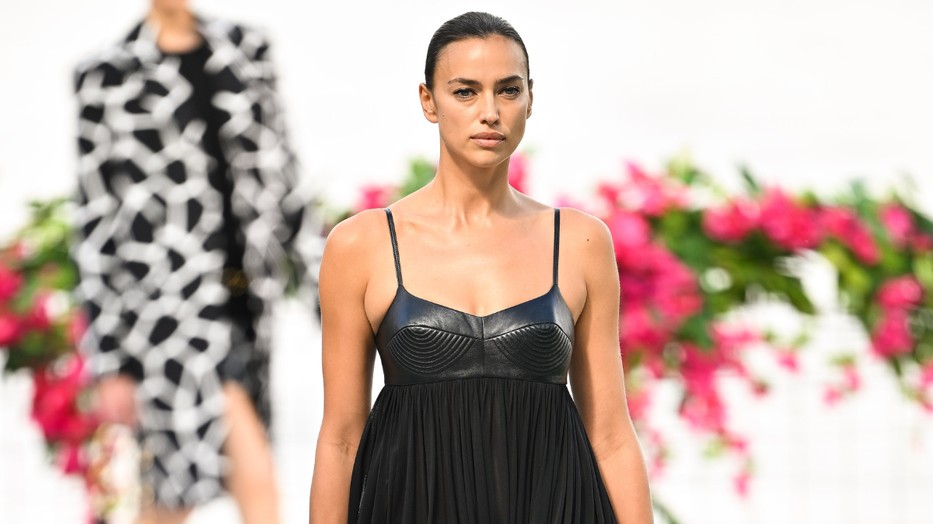 Irina Shayk a nadrág nélküli trend nagy rajongója