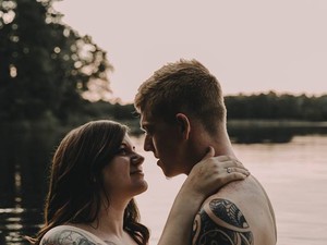 Ettől hangos az internet! Egy plus-size lány és NORMÁLIS testű barátja megmutatta, milyen a valódi szerelem