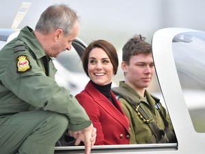 Napi extra szupercukiság: Kate Middleton repülni tanul és nagyon élvezi