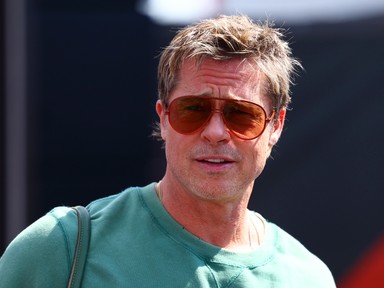 Brad Pitt csodaszép barátnőjével követte Angelina Jolie-t: a színész és szerelme összeöltözve érkeztek a Velencei Filmfesztiválra