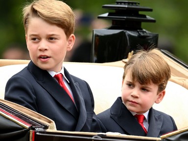 György herceg felnőtt királyként pózol születésnapi portréján, pedig még csak 10 éves