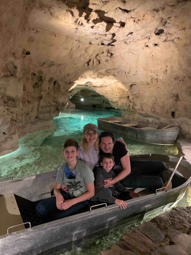 Marton Adri és családja lakóautóval fedezte fel Magyarországot