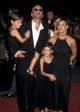 1991 és 1994 között újabb kicsik érkeztek, így öt fősre bővült Bruce Willis és Demi Moore családja. A színész akkoriban egyébként azt nyilatkozta, sokkal fontosabb számára a család, és hogy jó apa legyen, mint hogy a mozifilmjei éppen hogyan teljesítenek az aktuális hétvégén.