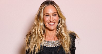 Sarah Jessica Parker bebizonyította, hogy egy pucérruha elegáns is lehet: álomszép darabban lépett a fotósok elé