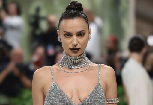 Met-gála csúcspont: Irina Shayk, Karlie Kloss tetőtől-talpig Swarovski kristállyal borítva