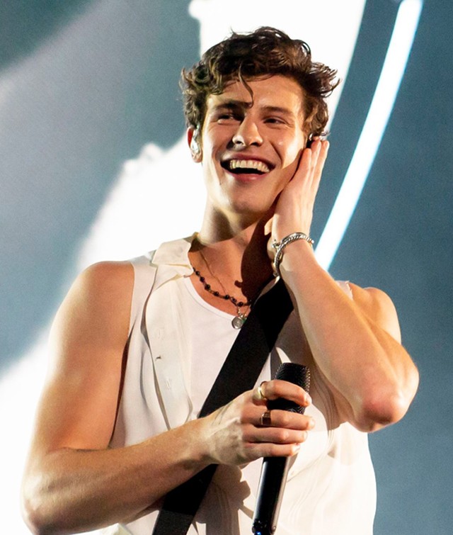 Olyan paparazzi fotók készültek Shawn Mendes-ről, hogy egy magazinban is elfértek volna