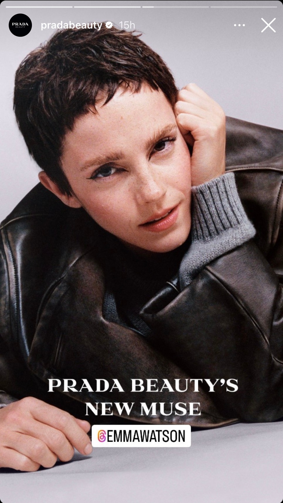 Emma Watson haja pont olyan rövid a Prada új kampányában, mint 2010-ben 