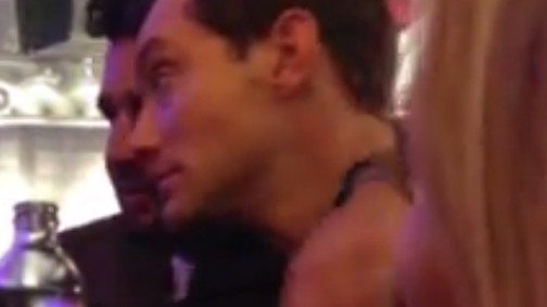 Jude Law túl jól mulat Budapesten