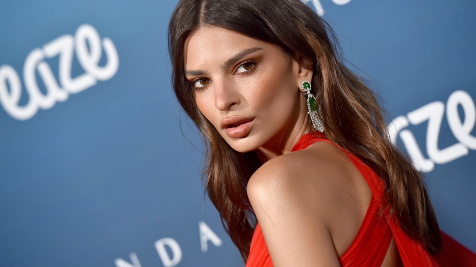 Emily Ratajkowski a TikTokon vállalta fel biszexualitását | Axelle/Bauer-Griffin