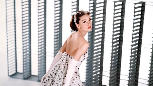 Kitalálnád, ki alakítja Audrey Hepburnt az Apple életrajzi filmjében?