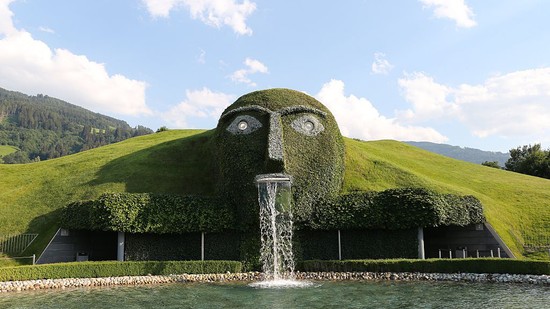 A festői Innsbruck mellett található Swarovski Múzeum kihagyhatatlan élmény