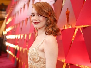 Megint szőke! Emma Stone újra hajszínt váltott