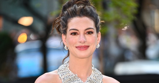 Fotókon a bizonyíték, hogy Anne Hathaway kétszer olyan gyönyörű, mióta kisbabát vár