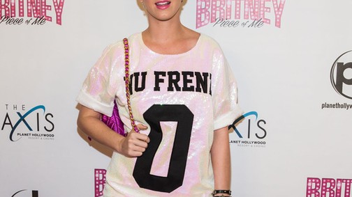 Katy Perry focimez ruhában