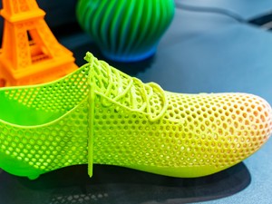 3D nyomtatott ékszer, lótuszvirág luxusruhák, ahimsa hernyóselyem - új trendek és úttörő innovációk a fenntartható divat jegyében