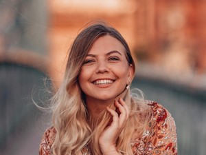 A GLAMOUR Nagykövet 2021-ben Ruzsa Norina - Ismerd meg!