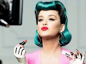 Éljen Katy Perry, a zseniális plasztiklány!