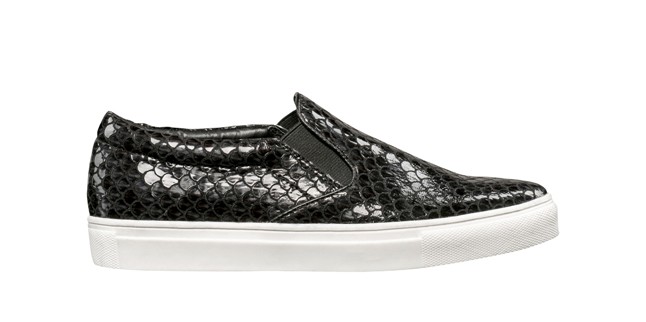 A bebújós cipők nagyon kényelmesek és vagányak. Ez a kígyóbőrmintás darab pedig nagyon jó áron kapható! 20% kedvezménnyel pedig még vonzóbb! 5590 Ft (-20%)