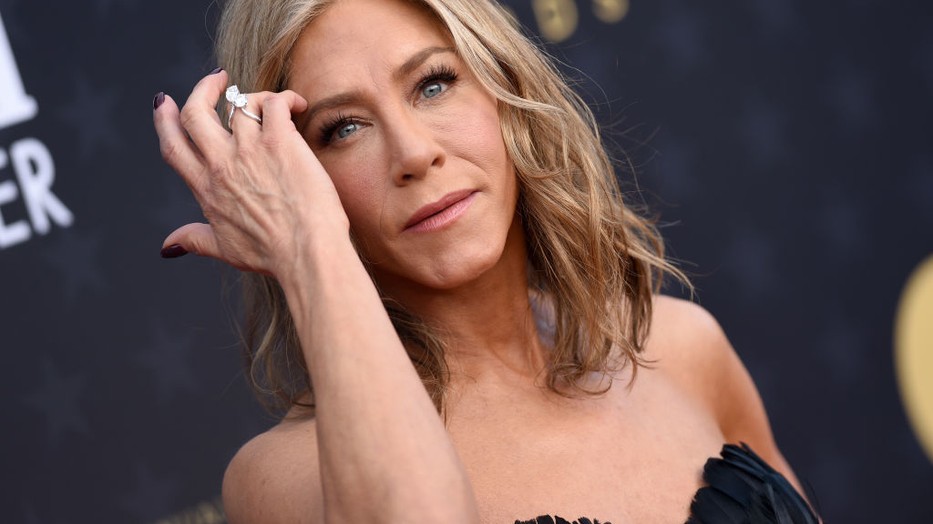 Jennifer Anistonnak a merészebb szettek is tökéletesen állnak