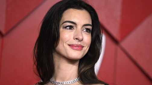 Ez komoly? Anne Hathaway rövid hajra váltott, alig ismertük fel