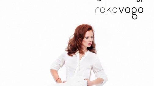 Dobó Kata REKAVAGO cipőkhöz adta az arcát és lábát