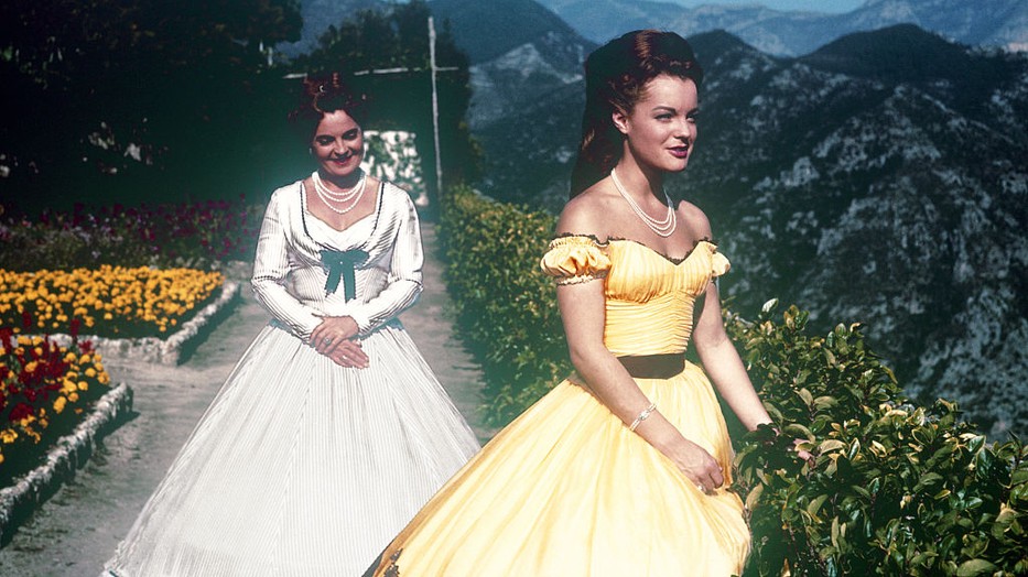 Magda Schneider és lánya, Romi Schneider a Sissi - A magyarok királynéja című film forgatásán