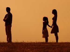 Bár apa velünk élt, sosem vett részt a nevelésemben: ilyen felnőtt lettem emiatt