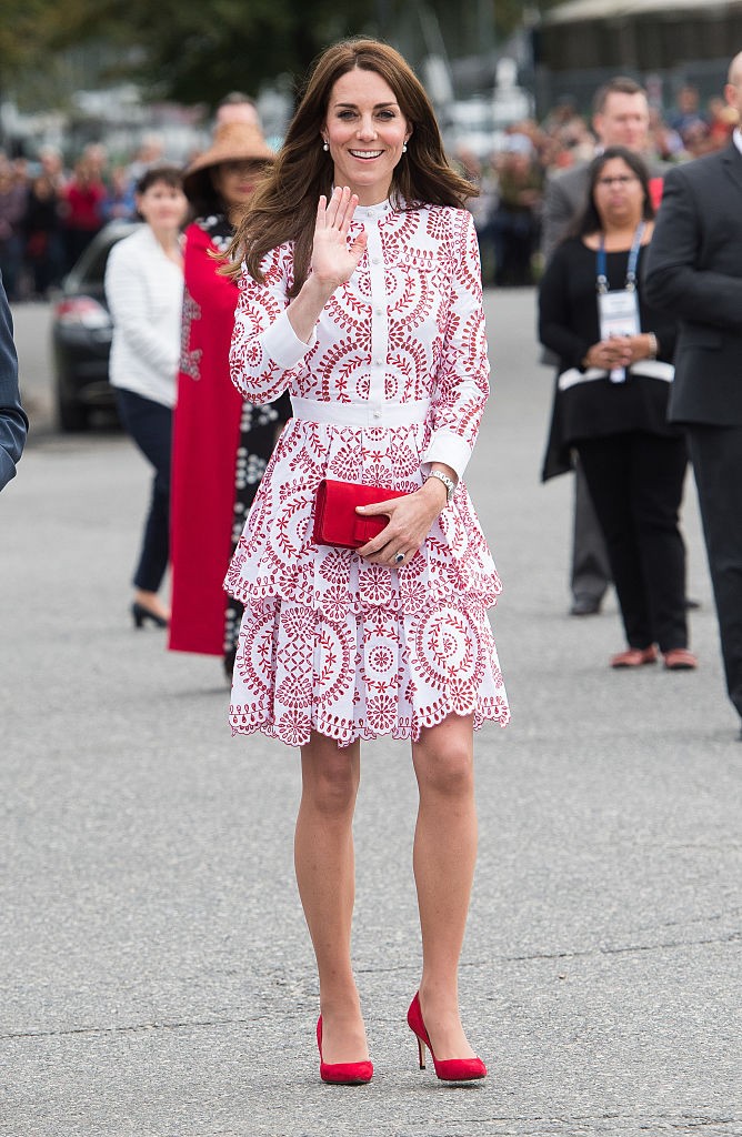 Akkoriban még simán bevállalta a feltűnőbb, játékos kreációkat, amelyekben azonnal magára vonzotta a tekinteteket. Ma már inkább az egyszerű, letisztultabb darabokra esküszik. 