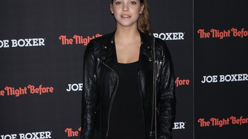 Palvin Barbara nagyon dögös szettben a vörös szőnyegen