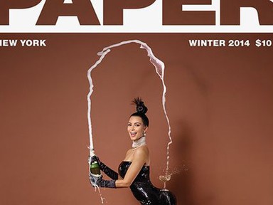 18+ Kim Kardashian lemeztelenítette híres fenekét