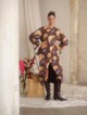 A magyar designer márka TORA kollekciójában a japán ihletésű virágmotívumok, a merész színek és a karakteres szabásvonalak kerülnek előtérbe