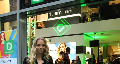 Lakatos Márk dalra fakadt a Deichmann üzletnyitóján