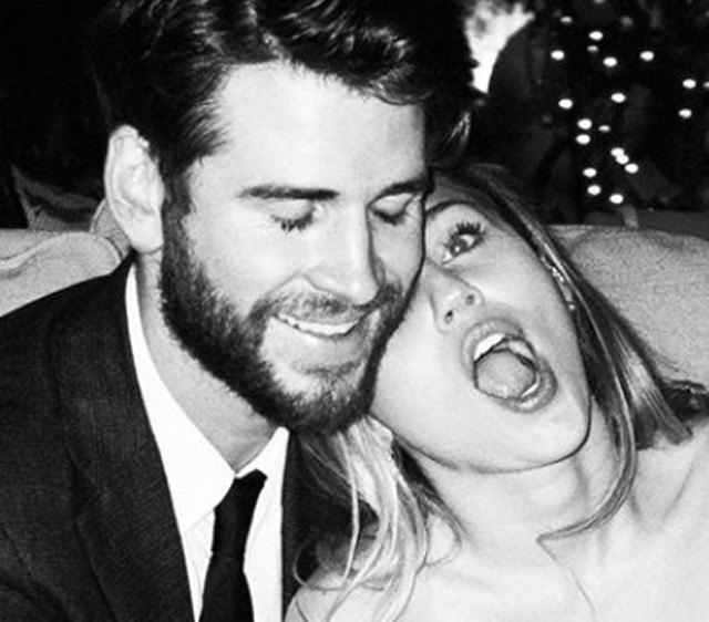 Álomszép: Miley Cyrus eddig sosem látott fotókat osztott meg esküvőjéről