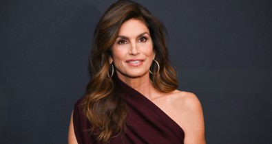 Cindy Crawford 60 évesen tért vissza a kifutóra, megjelenésétől leesett az állunk
