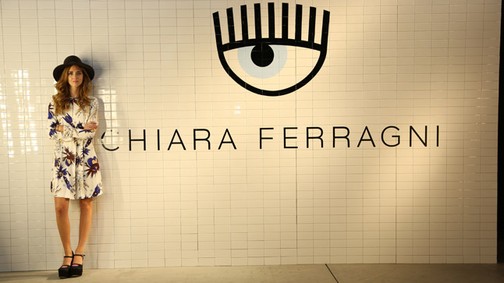 Chiara Ferragni újabb cipőkollekcióval jelentkezett a milánói divathéten