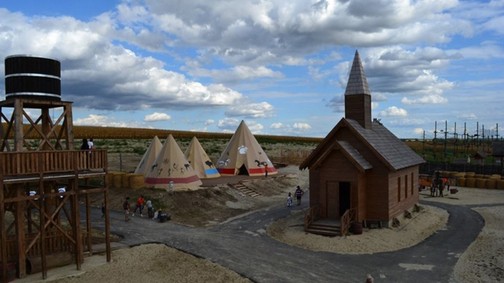 Igazi western élmények várnak a Tordasi Élményfaluban