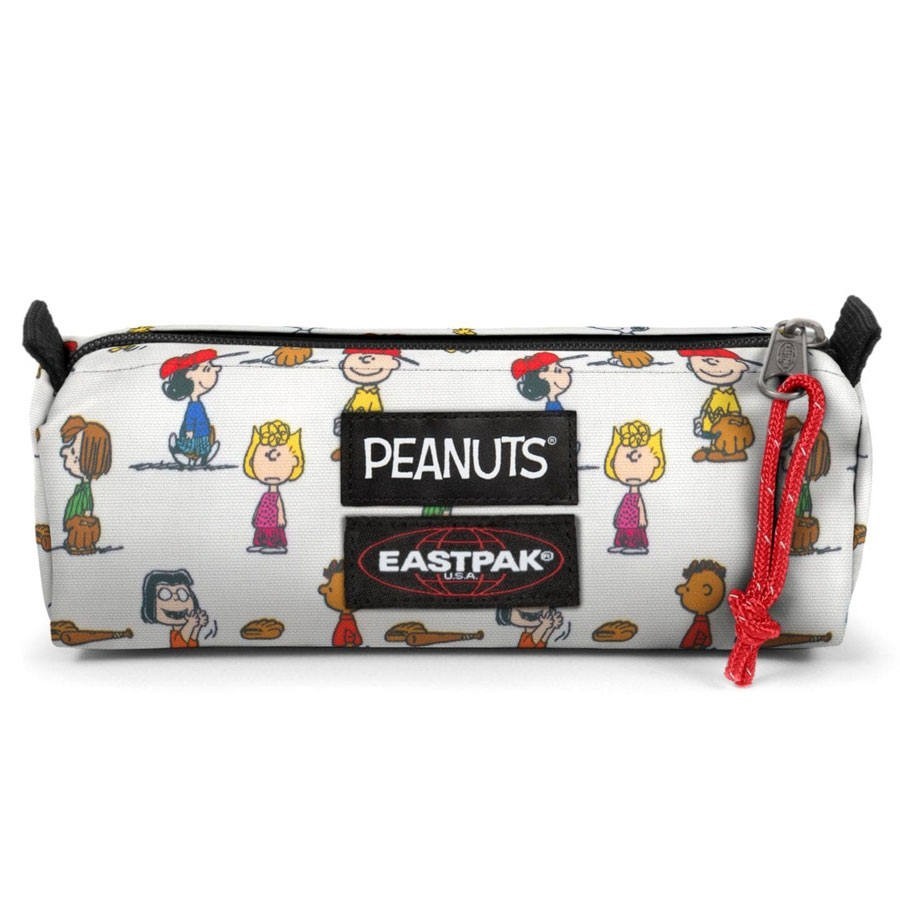 Tolltartó EASTPAK 4490 Ft GLAMOUR-napokon 3590 Ft