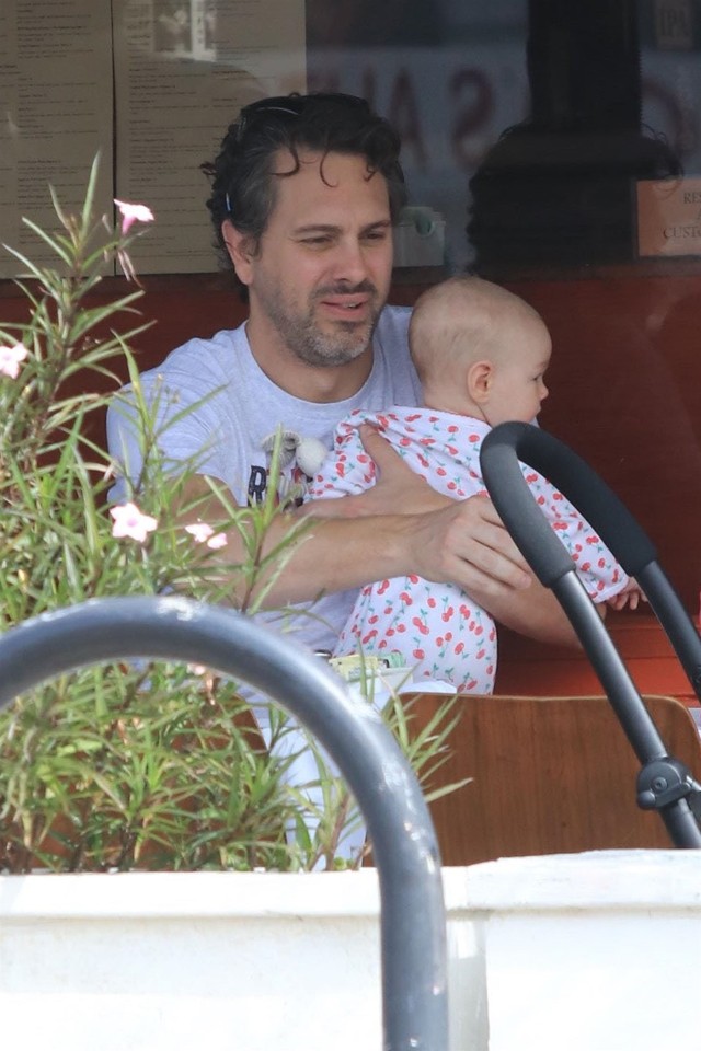 Először láthattuk Amanda Seyfried kislányát! Ennyire cuki!